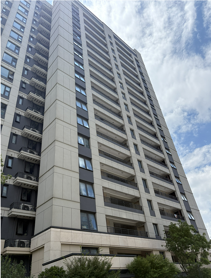 虹橋璀璨領(lǐng)峯這一高端社區(qū)的入戶標(biāo)配，F(xiàn)A45無軌鏈條卷軸紗門